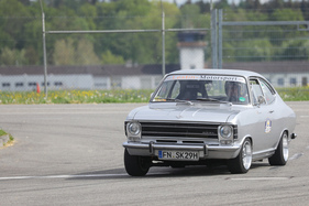 Opel Olympia Coupé (1970) - Vintage Demo Racing hinter den Hallen - Klassikwelt Bodensee 2023