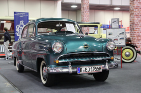 Opel Olympia Rekord (1955) - mit 40 PS 120 km/h schnell - Motorworld Classics Berlin 2019