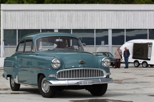 Opel Olympia Rekord (1956) - beim Einparkieren - Dolder Classics Mai 2019