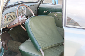 Opel Olympia Rekord (1956) - für eine besonders bequemen Zugstieg zum Fond