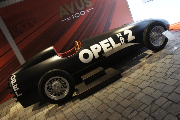 Opel RAK2 (1928) - Teil der Ausstellung "AVUS 100: Ein rasantes Jahrhundert" im PS-Speicher Einbeck