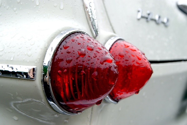 Opel Rekord 1700 (1961) – Rückleuchten mit einem Hauch von '59er Cadillac – Oldtimer-Treff Shopping-Raststätte Würenlos 2024