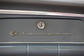 Opel Rekord 1700 (1962) - auf dem Handschuhdeckel findet man noch den Schriftzug "Olympia"