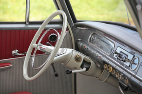 Opel Rekord 1700 (1962) - man beachte das Lenkradschloss, das nicht gleichzeitig auch Zündschloss ist