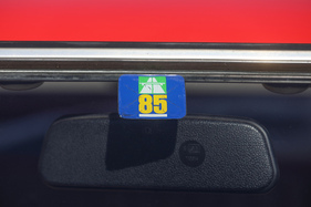 Opel Rekord 1900 Caravan (1977) – Heute eine Rarität: erste Schweizer Autobahnvignette von 1985