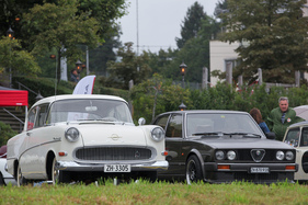 Bild Opel Rekord (1959) - zusammen mit Alfa Romeo Alfetta 2000 - Albisgütli Classics - Cars & Bikes August 2021