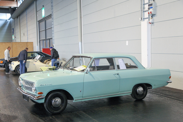 Opel Rekord (1966) - 60-PS-Ausführung für EUR 12'990 angeboten - Motorworld Classics Bodensee 2022