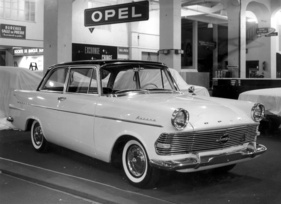 Opel Rekord Ascona (1961) – Der P2 auf dem Opel-Stand am Genfer Autosalon 1961