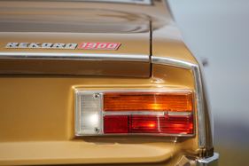 Opel Rekord C 1900 (1971) - geometrisch gezeichnete Rückleuchten