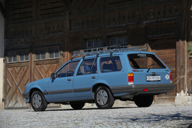 Opel Rekord E2 Caravan (1986) - mit grosser Heckklappe