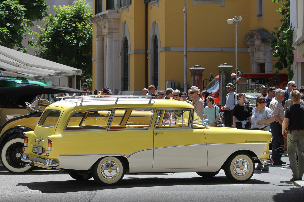 Opel Rekord Olympia (1959) - auch in den Fünfzigerjahren waren Kombis bereits elegant - Oldtimer in Obwalden (O-iO) 2019