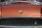 Bild: Opel Rekord P1 "Ascona" (1959) - das Opel-Zeichen auf dem Bug