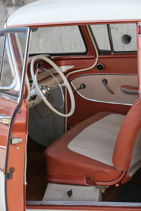 Opel Rekord P1 "Ascona" (1959) - durchgehende Sitzfläche vorne, aber getrennte Rücklehnen