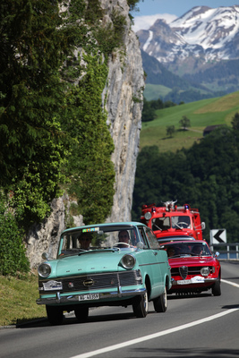 Opel Rekord P2 (1963) - auf der Lopperstrasse am Alpnachersee - Oldtimer in Obwalden (O-iO) 2019