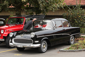 Opel Rekord mit klar von Amerika beeinflussten Designzügen - OSMT Zug September 2015