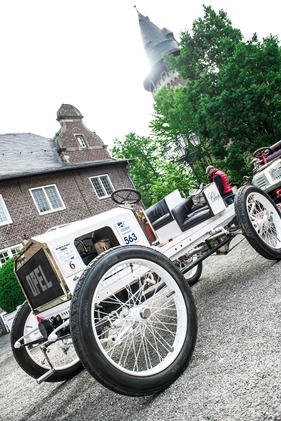 Opel Rennwagen (1903) - bei der Besammlung und Abfahrt der Kronprinz Wilhelm Rasanz Fahrt in Schloss Krickenbeck