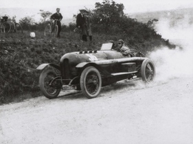 Opel Rennwagen (1913) - mit 12 Liter Hubraum und 260 PS bei 2900 U/min, bis 228 km/h schnell, aber nur mit Beifahrer