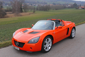 Opel Speedster Turbo (2004) - offered at the auction of the Oldtimer Gallery on April 23, 2016 in Toffen