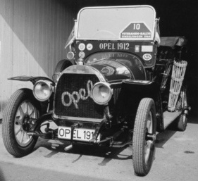 Opel Torpedo (1912) - noch mit Baggerschmierung und solider Andrehkurbel