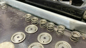 Ordnung am Arbeitsplatz - Das erleichtert den Zusammenbau