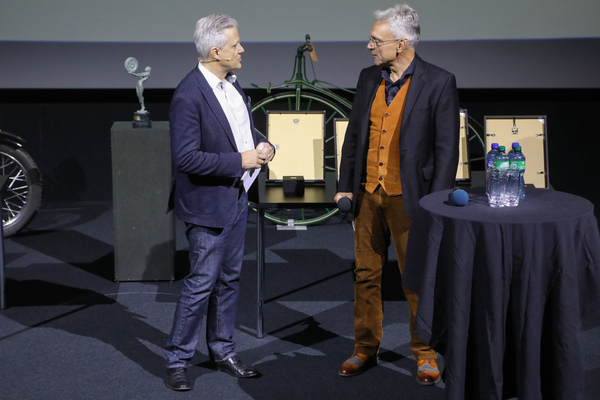 Bild: Organisator Bernd Link (rechts) im Gespräch mit Dino Graf (links) - Swiss Classic Award 2023