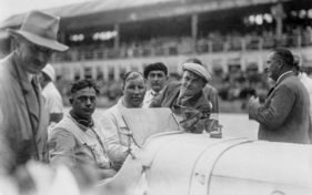 Otto Merz auf einem Mercedes-Benz SSKL Rennsportwagen - Trainingsfahrt beim Grossen Preis von Deutschland auf dem Nürburgring (1931)