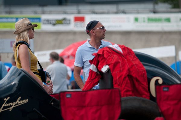 Overall liegt bereit - bei den sommerlichen Temperaturen wartet man aber, solange man kann – Indianapolis in Oerlikon 2013