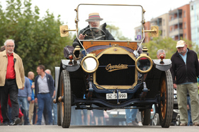 Overland der Zwanzigerjahre bei der Abfahrt - OSMT Zug September 2015