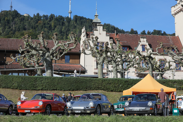 Bild: Paarung mit Enkel - frühe Porsche 911 und ein 964 - Albisgütli Classic Cars & Bikes September 2022