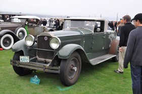 Packard 343 Eight Murphy Roadster (1927) - der einstmals elegante Roadster sieht durch recht heruntergefahren aus - Pebble Beach 2012 (L1-03)