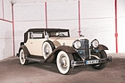 Packard 904 dans le style Convertible Victoria par Rollston (1932) - als Lot 45 angeboten an der Artcurial "On the Road" Versteigerung am 9. Oktober 2016