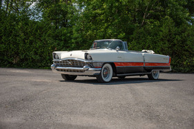 Packard Caribbean Convertible (1956) - Lot 224 an der RM/Sotheby's Hershey Versteigerung vom 4./5. Oktober 2023