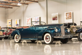 Packard Clipper One Eighty Convertible Victoria by Darrin (1942) - als Lot 163 an der RM/Sotheby's Amelia Island Versteigerung am 10. März 2018