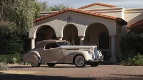Packard Custom Super Eight One Eighty Convertible Victoria Darrin (1941) - als Lot 257 an der RM/Sotheby's Arizona Versteigerung am 19. Januar 2018