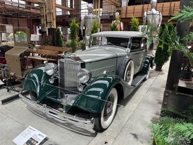 Packard Eight (1934) – Der Zürcher Werner Risch importierte die robusten Amerikanerwagen, einige wurden in Wollishofen montiert, dieser Wagen jedoch bei Graber karossiert auf einem Chassis aus US-Produktion - Zürcher Automobile, Ausstellung im Gauss-Stierli-Areal 2025