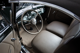 Packard Eight Cabriolet by Graber (1938) - als Lot 234 an der RM / Sotheby's Versteigerung der Andrews Collection am 2. Mai 2015