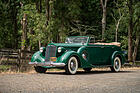 Packard Series 1502 Super Eight Convertible Sedan (1937) - als Lot 112 an der Bonhams "The Audrain Concours" Versteigerung 2024