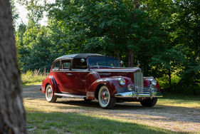 Packard Super Eight 180 All-Weather Town Car by Rollson (1942) - Lot 421 an der RM/Sotheby's Hershey Versteigerung vom 4./5. Oktober 2023