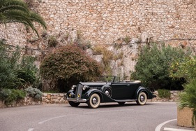 Packard Super Eight Convertible Victoria (1937) - als Lot 158 angeboten an der RM/Sotheby's Versteigerung in Paris am 3. Februar 2016
