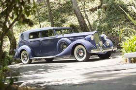 Packard Twelve Convertible Sedan (1937) - versteigert als Lot 253 durch RM Auction am 17. August 2013 in Monterey