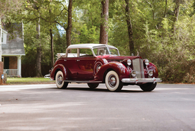 Packard Twelve Touring Cabriolet Brunn (1938) - angeboten als Lot 368 an der RM/Sotheby's Versteigerung in Hershey am 11./12. Oktober 2018