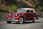 Bild: Packard Twelve Touring Cabriolet Brunn (1939) - als Lot 136 an der RM/Sotheby's Arizona Versteigerung am 18. Januar 2018