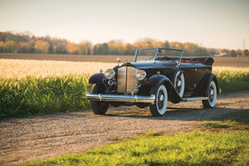 Packard Twin Six Individual Custom Convertible Sedan Dietrich (1932) - angeboten als Lot 409 an der RM/Sotheby's Versteigerung in Hershey am 11./12. Oktober 2018