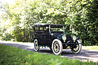 Image: Packard Twin Six Seven-Passenger Touring (1915) - as lot 270 at the RM/Sotheby's auction in Hershey 2015