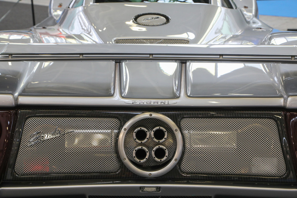 Pagani Zonda (1994) - mit den charakteristischen vier Auspuffrohren - Auto e Moto d'Epoca Bologna 2023