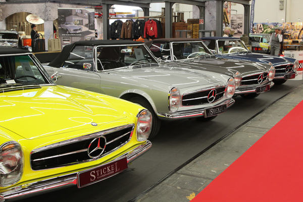 Pagoden mit und ohne Farbe - IAA Heritage by Motorworld 2019