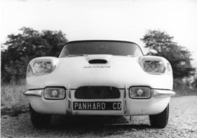 Panhard CD (1963) - Vorderansicht mit vier rechteckigen Schweinwerfern