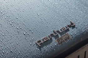 Panhard CD (1964) - Panhard-Schriftzug