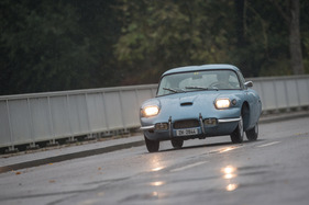 Panhard CD (1964) - schmale Reifen, in die Felgen integrierten Bremstrommeln