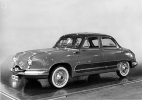 Panhard Dyna Grand Standing - Luxusmodell mit 50 PS - Genfer Autosmobilsalon 1959